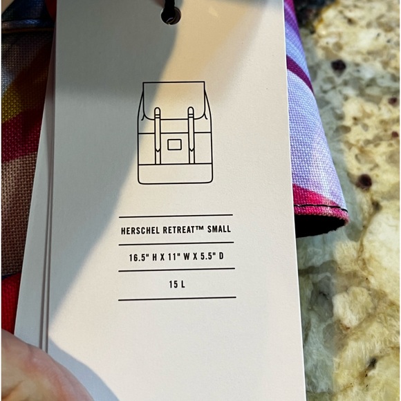 NEW Herschel Supply
Retreat 15L Small Backpack Paint Pour Multi-Holds 13” Laptop - Picture 8 of 12